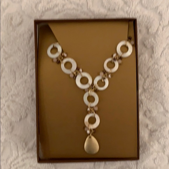 Anna Necklace - Picture 4 of 4